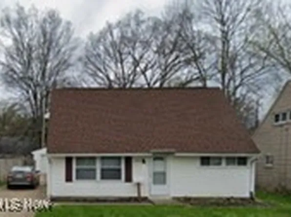 1892 Hanover St, Cuyahoga Falls, OH 44221