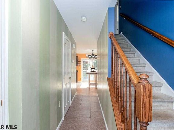 5th image of 715 Hemlock St