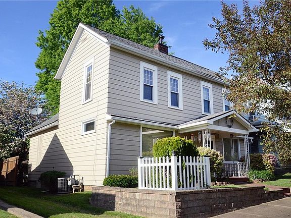 2nd image of 1217 Foster Ave