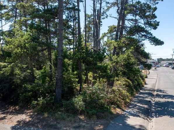 Laneda At 4th Pl, Manzanita, OR 97130