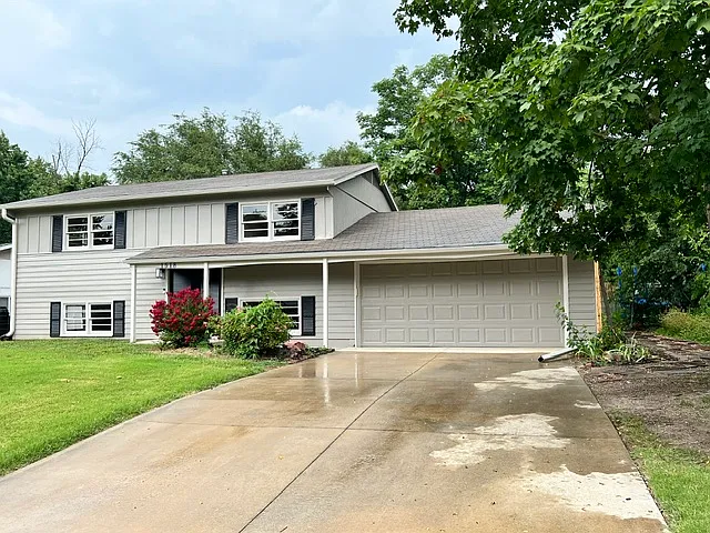 1518 Davis Rd — Photo 1