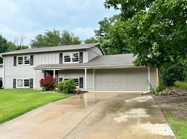 1518 Davis Rd, Lawrence, KS 66046
