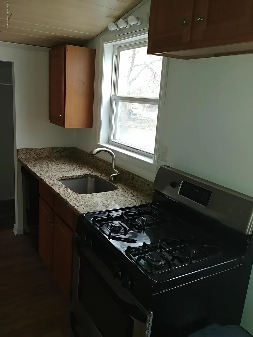 404 Morris Blvd photo 1