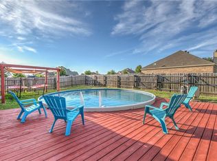 908 Winding Rd, Granbury, TX 76049