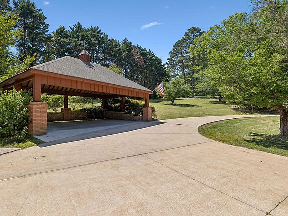 3rd image of 7920 Higgins Ln