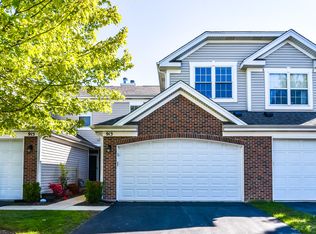 913 Highgate Ln, Grayslake, IL 60030