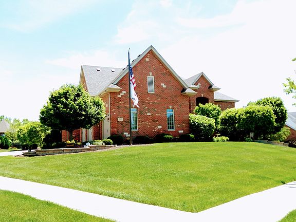 2nd image of 11883 Coquille Dr