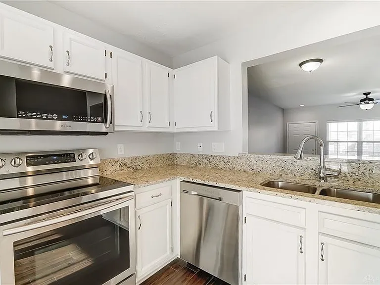 9351 Captiva Bay Dr — Photo 2