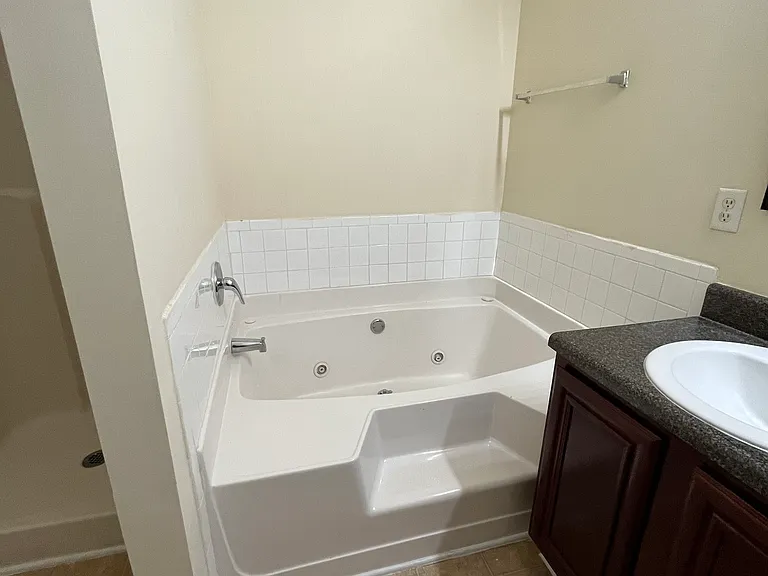 166 Seabreeze Ct — Photo 14
