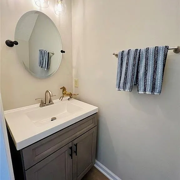 138 Sterling Ct — Photo 10