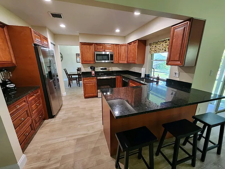 1750 Primrose Ln — Photo 9