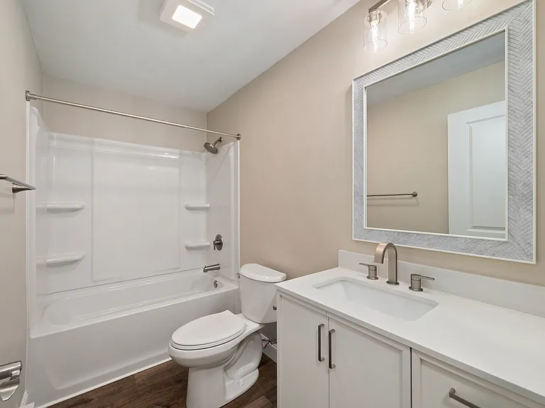 Old Carriage House Apartments — Photo 38
