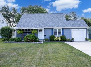 44 Woodlee Ln, Grand Island, NY 14072