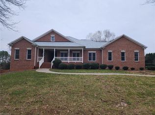 8925 Doubletree Ln, Clemmons, NC 27012