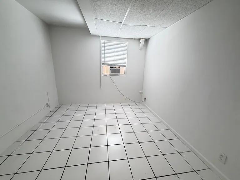 306-314 N Lakeside Ct — Photo 10