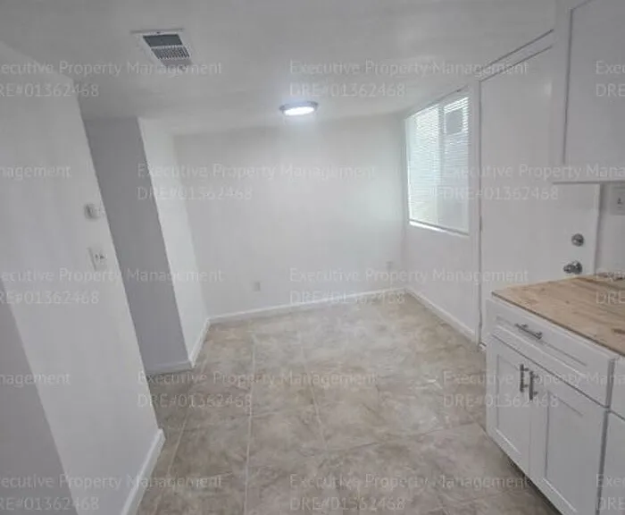 2909 S Chester Ave #16 — Photo 4