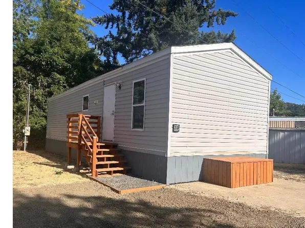 5000 NE Stephens St #39, Roseburg, OR 97470