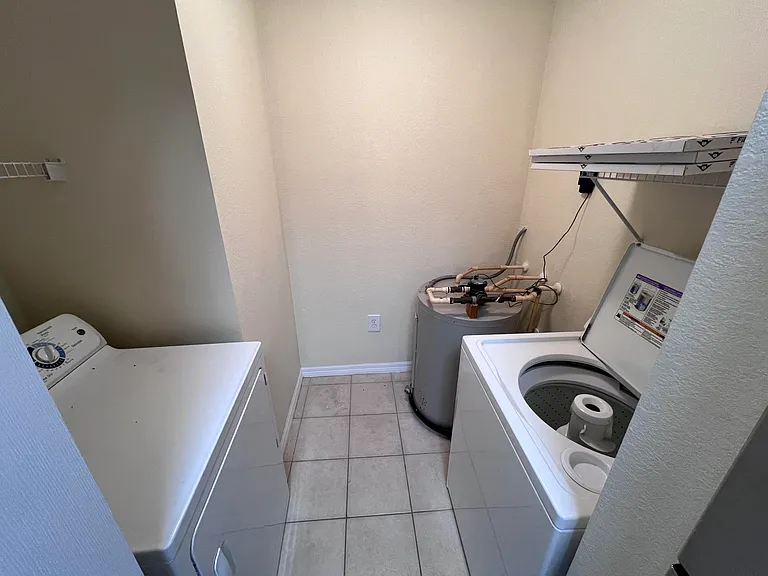2802 Sarento Pl #302 — Photo 15