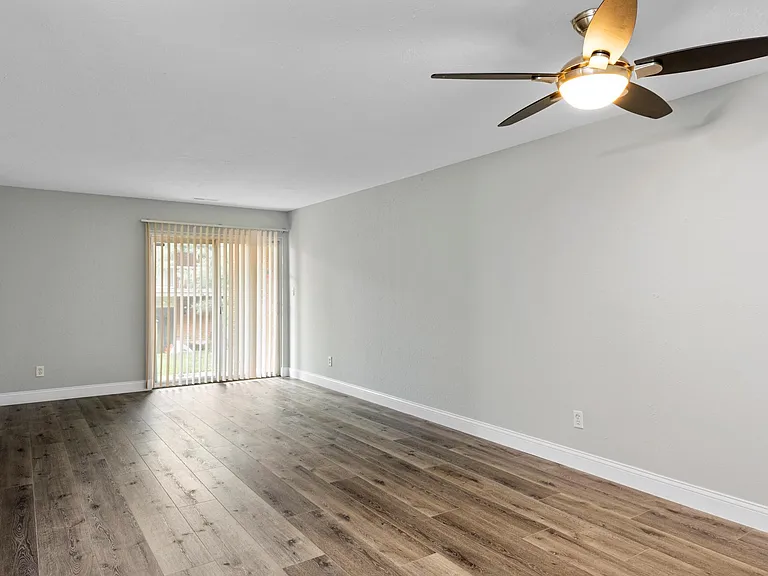 1968 Greenglen Dr #101 — Photo 8