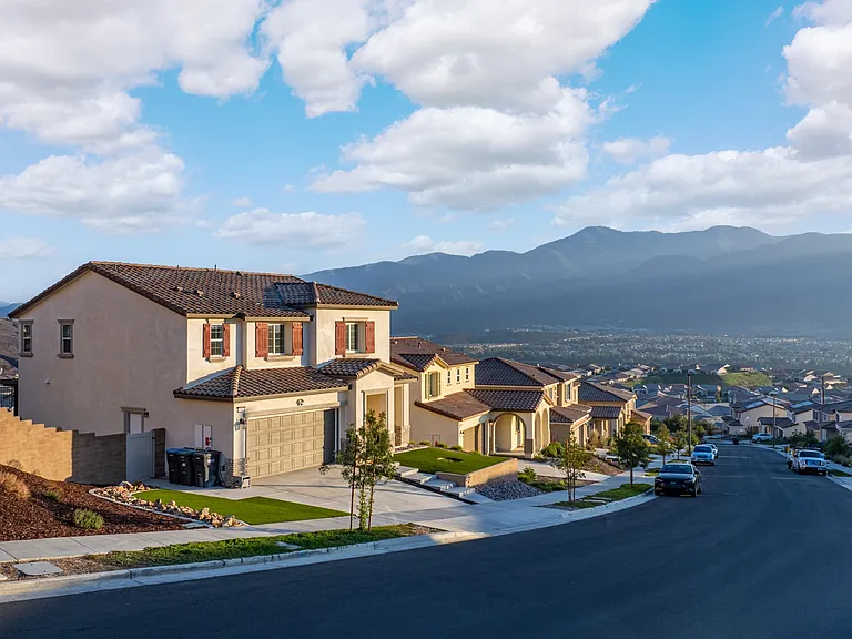 23912 Phoebe Dr — Photo 3