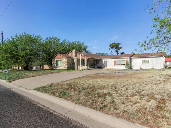 715 S Main St, Shamrock, TX 79079