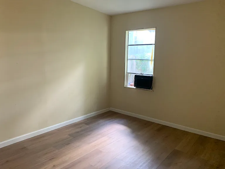 1107 Calhoun St N — Photo 10
