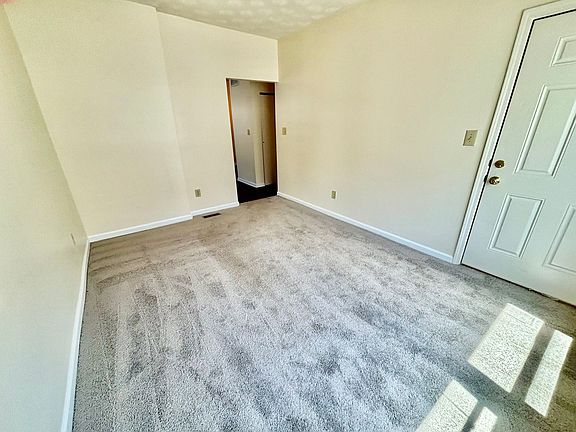 4th image of 127 Prall St #B