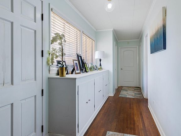 5th image of 104 Virginia St