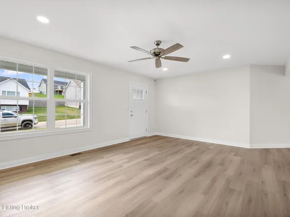 132 Sawgrass Ave, Vine Grove, KY 40145
