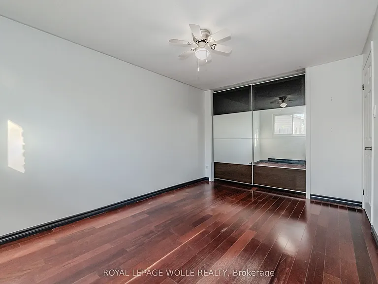 550 Parkview Cres — Photo 13
