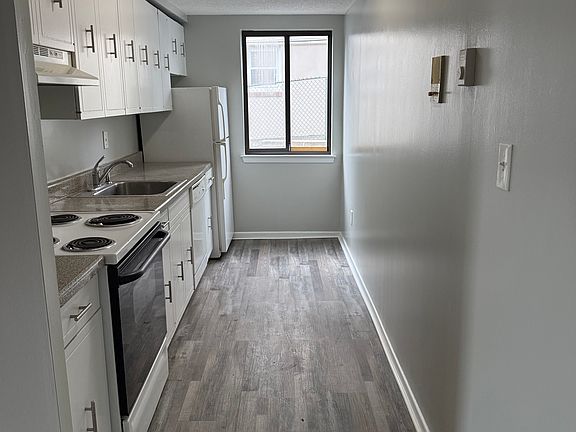 2nd image of 210 Hackensack St #F1