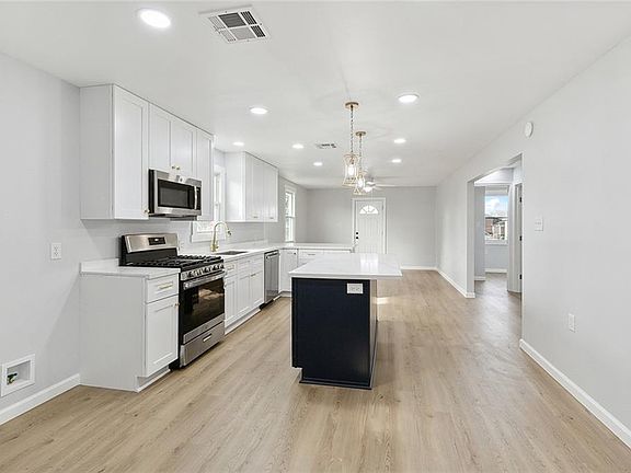 4th image of 721 Carmadelle St