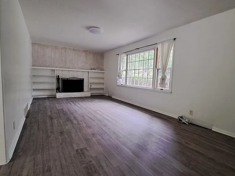 630 N Fairview Ave — Photo 7