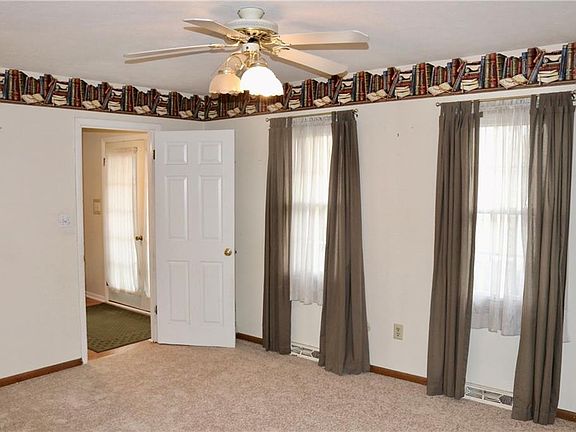 5th image of 27373 Clinton Dr