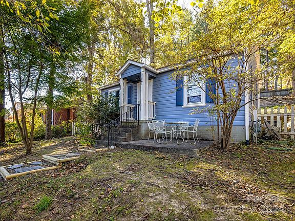 3rd image of 575 Buena Vista Ln