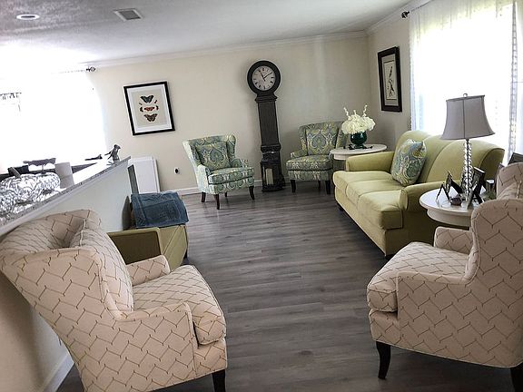 3rd image of 1008 Hunt Ave