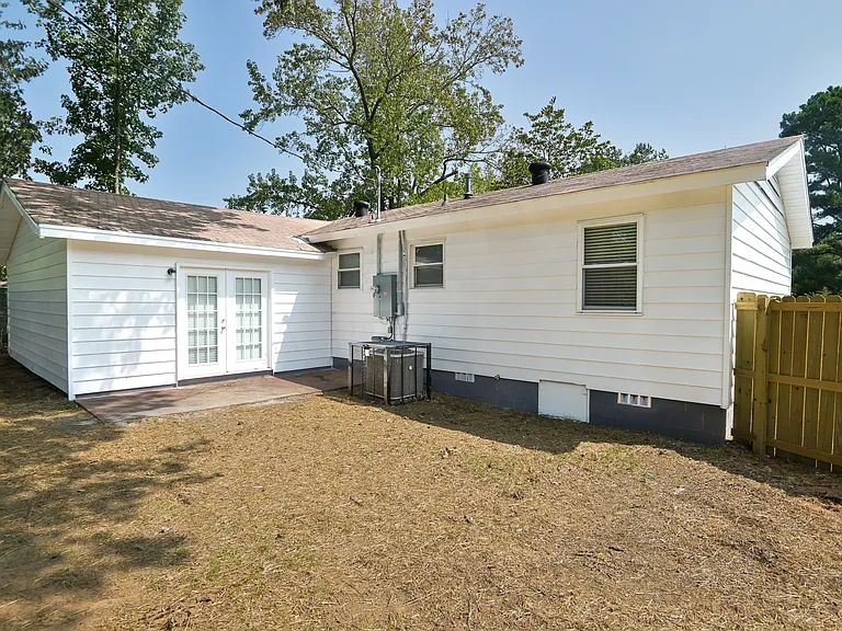 9114 Malabri Dr — Photo 2