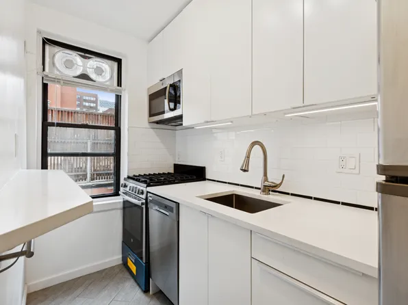 208 East 70th Street image 5 of 8