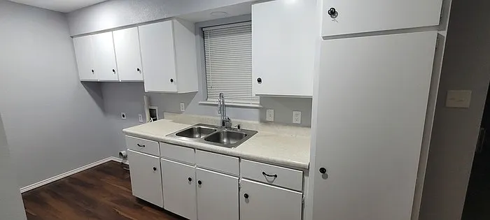 3 bed, 1.0 bath, 1056 sqft, $1,795 — Photo 3