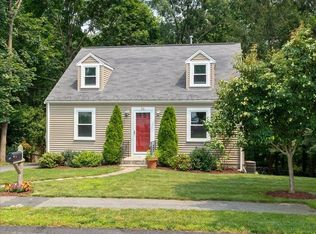 36 Calvert Rd, East Walpole, MA 02032