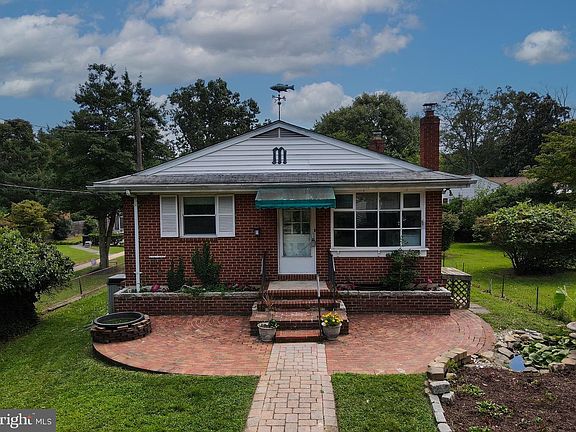 2nd image of 8186 Forest Glen Dr