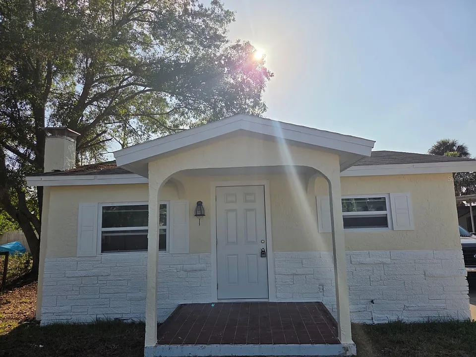 13113 Bartow St