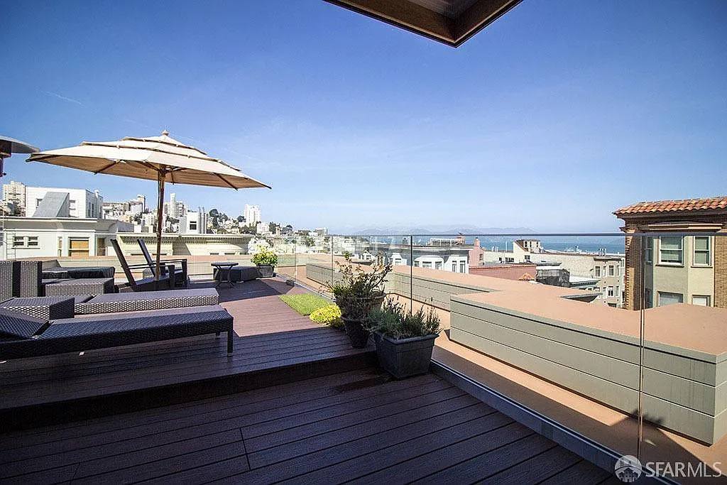 2 bed, 1.5 bath, 1500 sqft, $10,500 — Photo 2