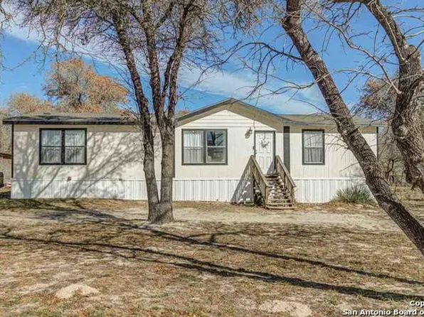 209 ENCINO TORCIDO, Adkins, TX 78101