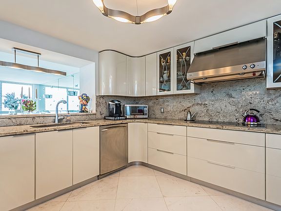 5th image of 6039 Collins Ave Ph 19