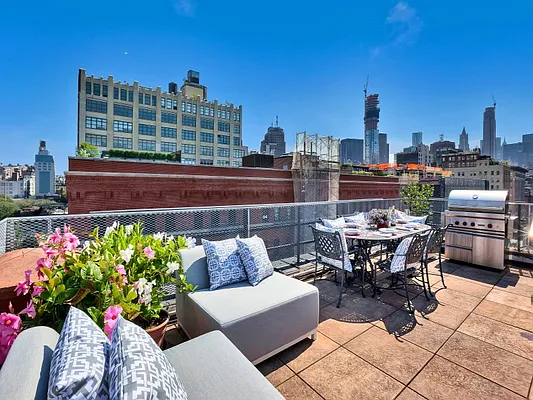 Sold by Sotheby's International Realty | media 14