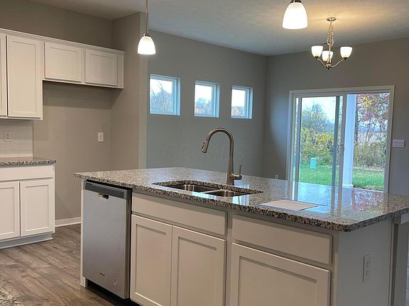 3rd image of 123 Chapman Dr