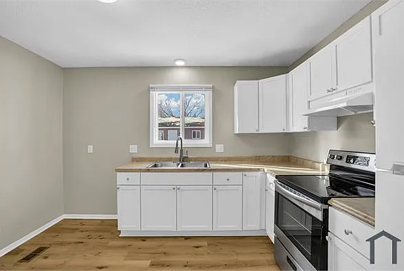 1511 Kings Way #B — Photo 7