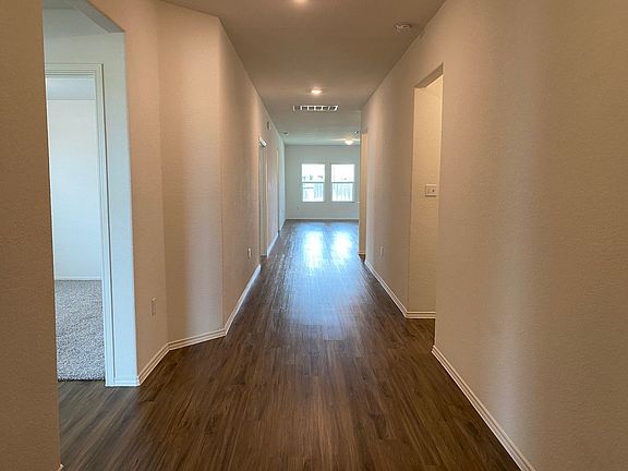 3rd image of 103 Ozark Dr