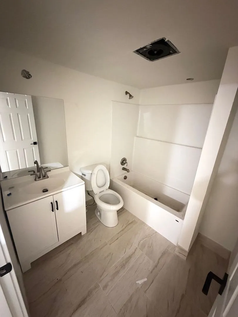 Newly Remodeled 3 Bedroom! — Photo 2